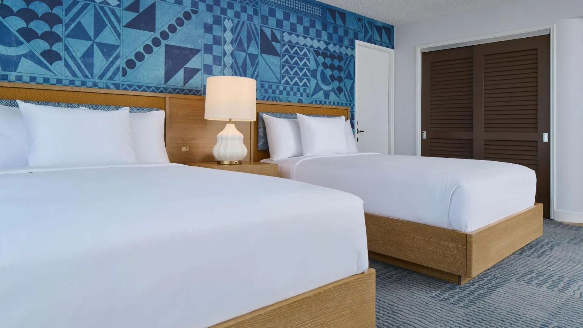 Outrigger Waikiki Paradise Hotel Honolulu 4*,  USA